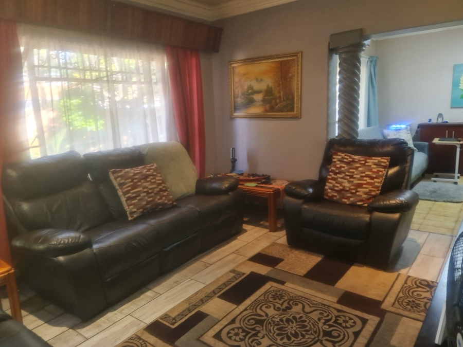 4 Bedroom Property for Sale in Oos Einde North West